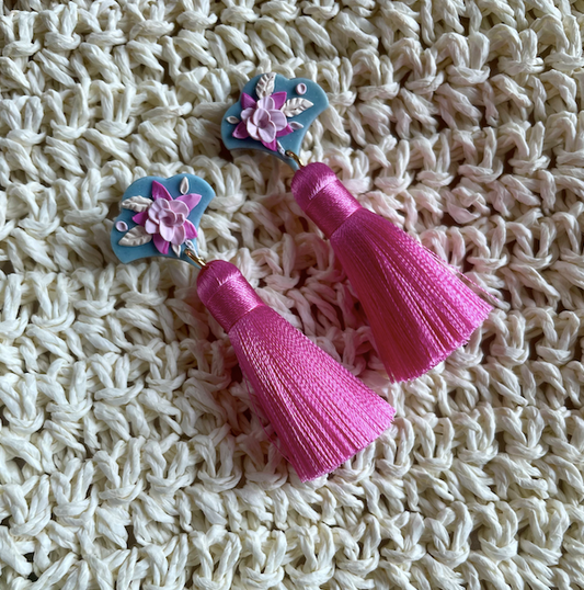 Primrose Scallop Tassel
