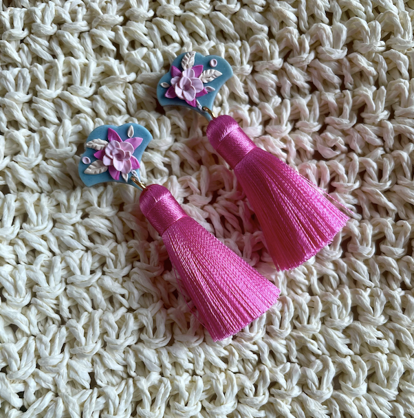 Primrose Scallop Tassel